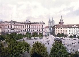 Kassel auf einer alten Postkarte. Quelle: Wikimedia Commons. Autor: unbekannt. Lizenz: Public Domain.